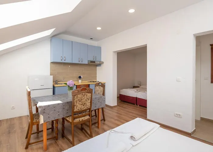 Guest house Pansion Zvekovica